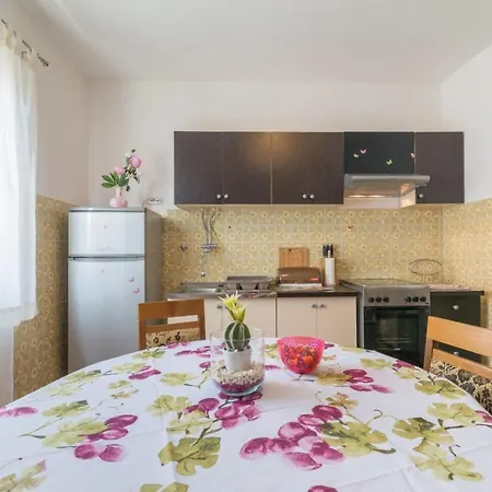 Apartment Apartman Lia *
